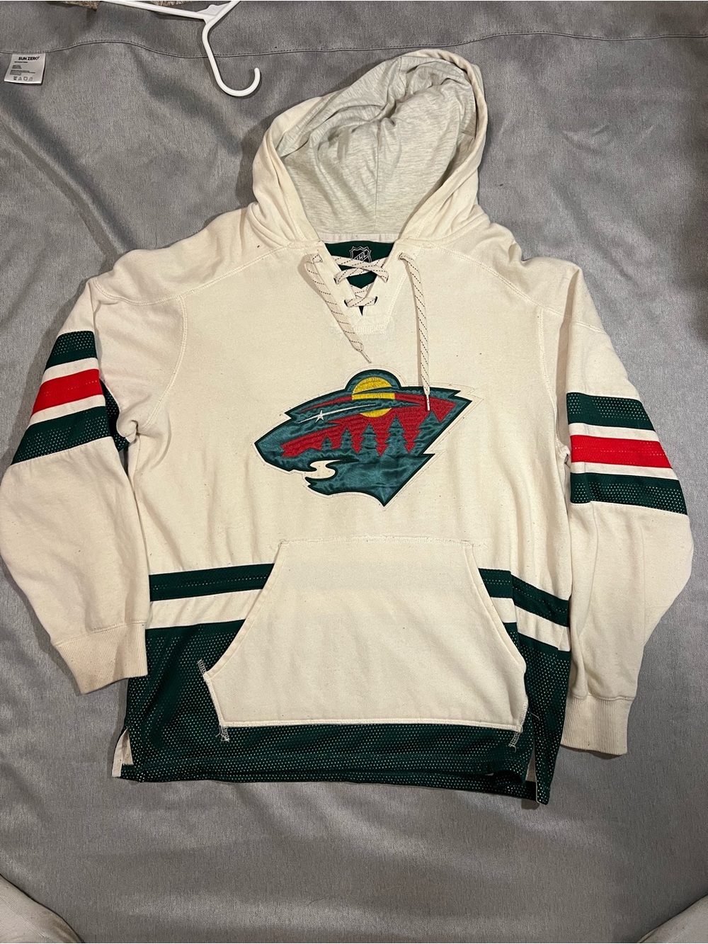 CCM NHL Minnesota Wild Lace Up Hoodie Mens Large Cream Mesh Jersey Pullover